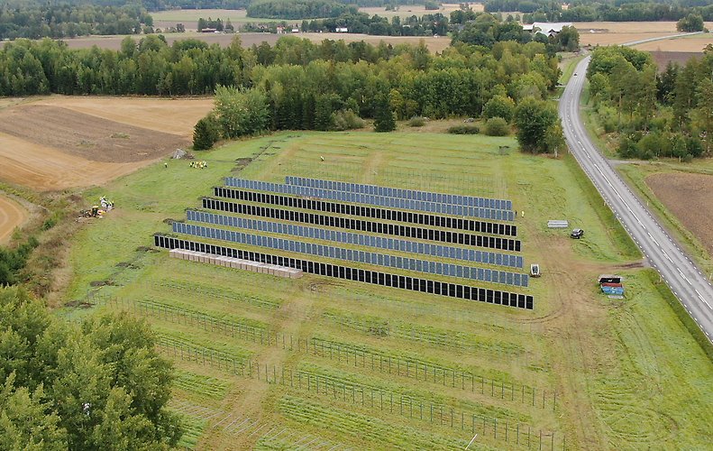 Bild över solparken Solvallen, nominerad till Solenergipriset 2023